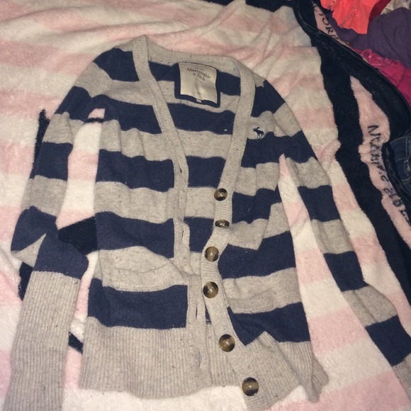 Abercrombie & Fitch sweater