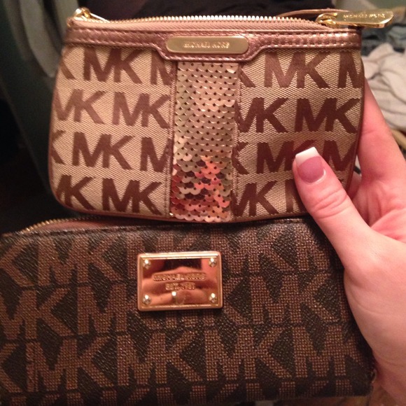 MK brown bucket style purse, wristlet & wallet - Picture 4 of 4