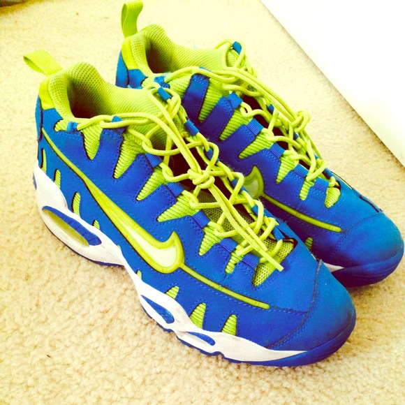 Authentic Nike electric green & blue sneaker