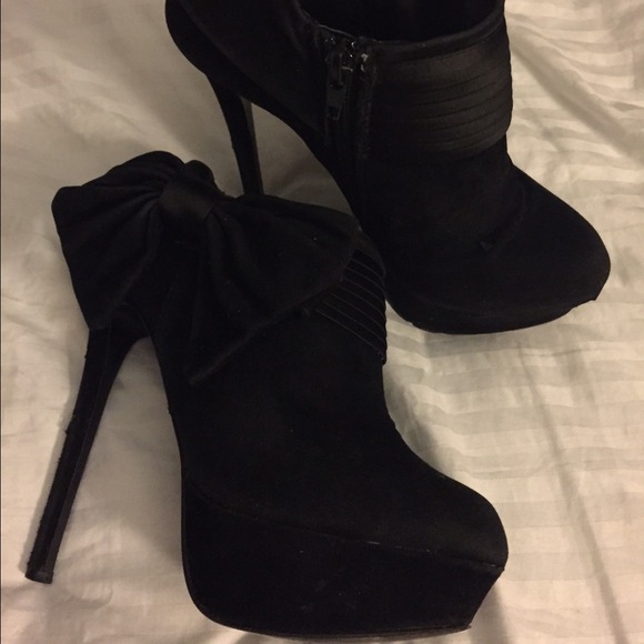 Bakers booty heels