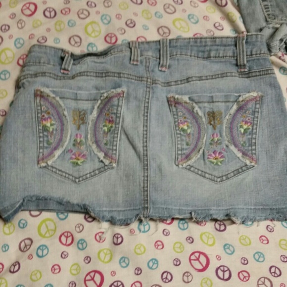 Shirts - Picture 2 of 3