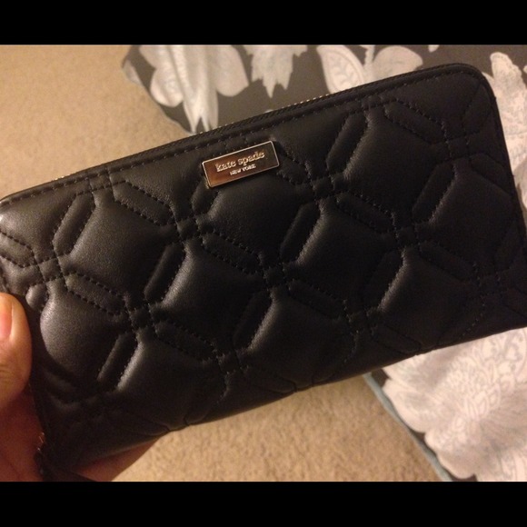 💯% Authentic Kate Spade Astor Court Neda Wallet - Picture 1 of 4