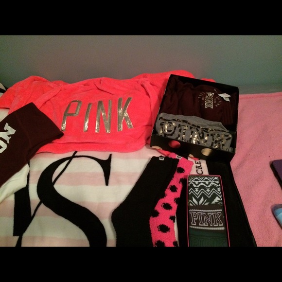 MERRY CHRISTMAS! 😍 - Picture 2 of 4