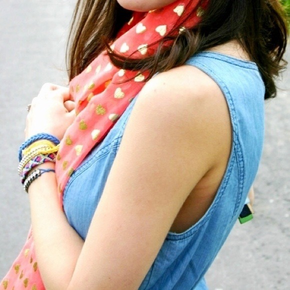 ❌Bundled❌BCBG Gold Metallic Foil Print Coral Scarf - Picture 3 of 4