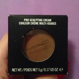 MAC Pro sculpting cream