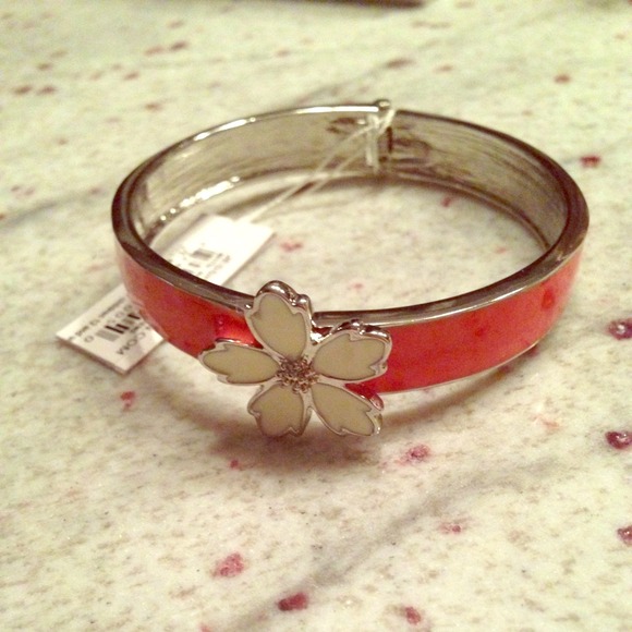 **SOLD** Flower bracelet