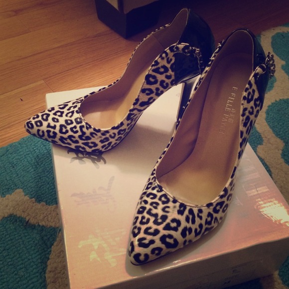 Shoes - Printed pumps