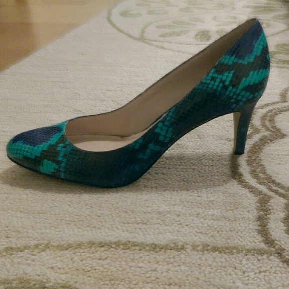 NWT Vince Camuto leather pumps size 8