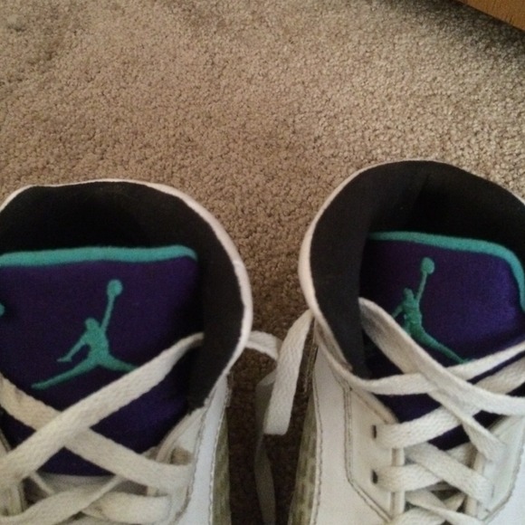 Grape 5s - Picture 2 of 3