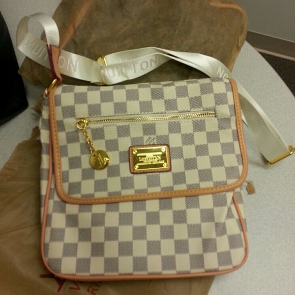 INSPIRED  LOUIS CROSS BODY NEW