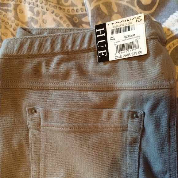 NWT Hue leggings