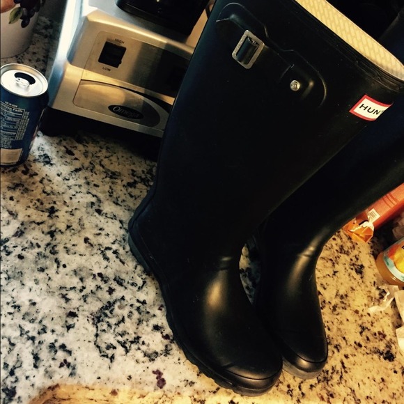 Black hunter boots