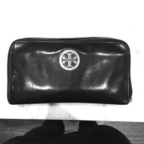 Tory Burch black leather wallet - Picture 1 of 4