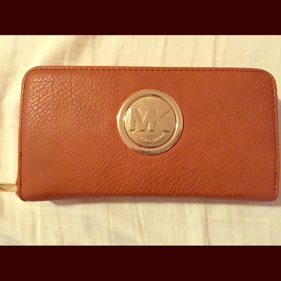 Michael Kors clutch wallet