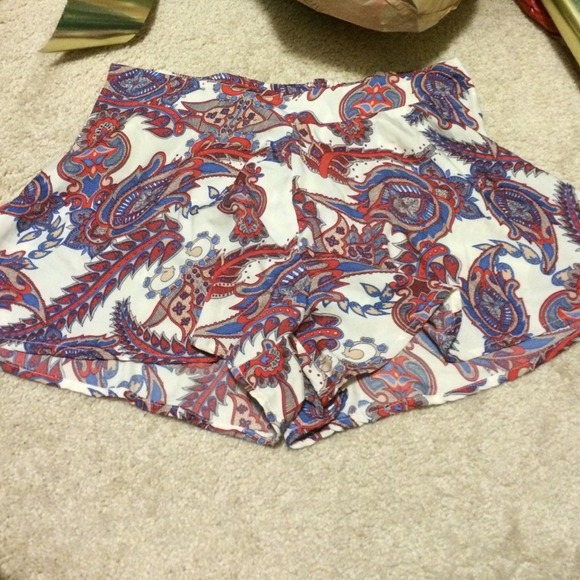 Fluttery Shorts