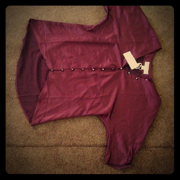 Silky plum studded top *NWT*
