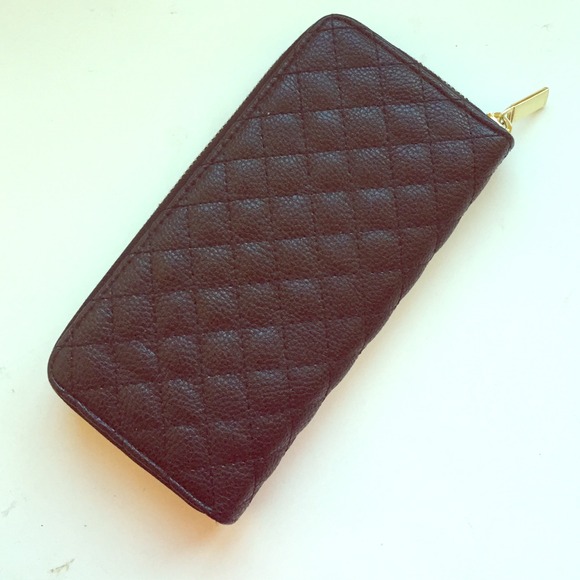 Forever 21 Clutches & Wallets - Black Gold Zipper Wallet