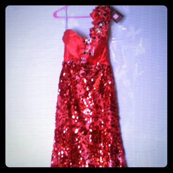 🎆SOLD🎆SOLD🎆NWT Beautiful Party Dress!