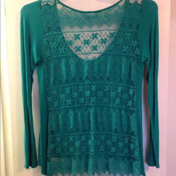 A long sleeve, lace in the back top. - Picture 2 of 2