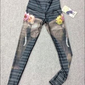 Teeki Yoga Leggings Size M