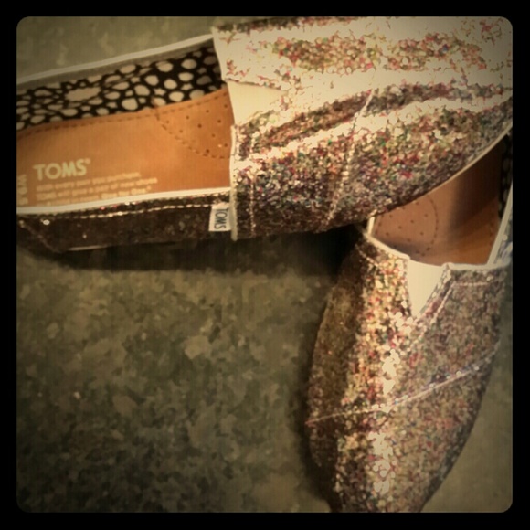 Tom's sparkle shoes