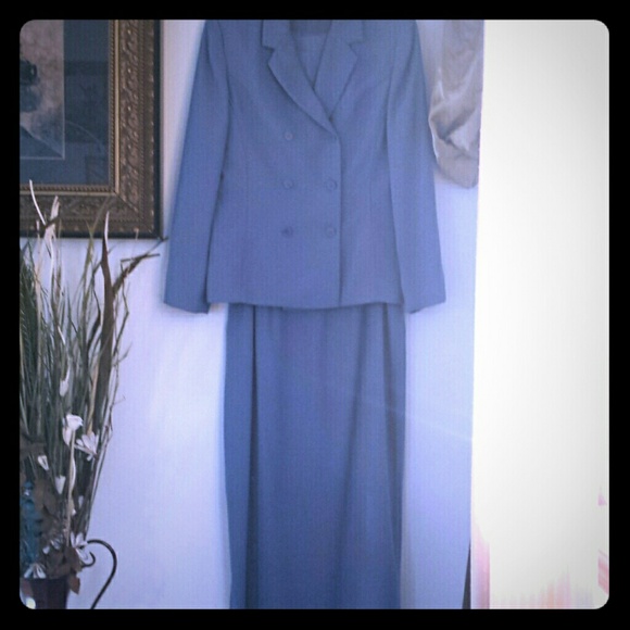2 Piece Suit - Picture 1 of 1