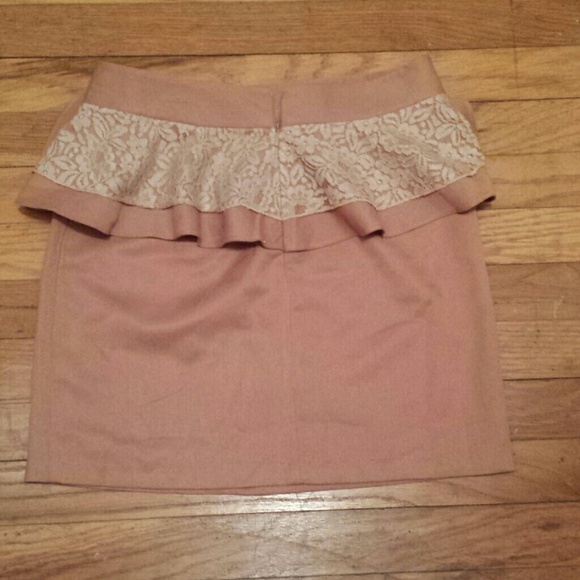 Akira lace peplum skirt - Picture 2 of 3