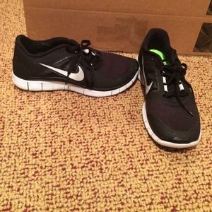 Nike women's free run 3 sneaker