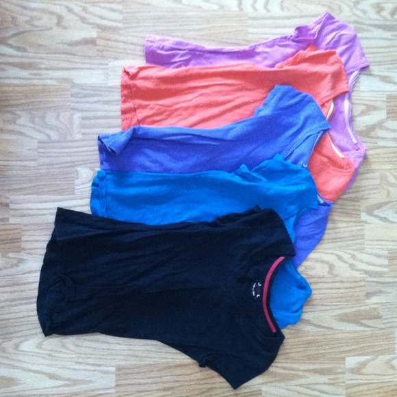 Set of 5 v neck tshirts