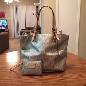 Michael Kors Jet Set Tote and matching clutch