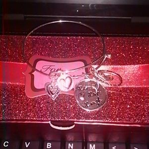 Live laugh love charm bracelet