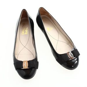 Ferragamo Varina Classic Black Ballet Flats
