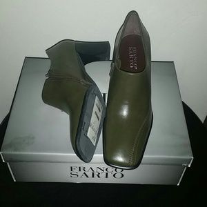 Franco Sarto size 8 green leather booties