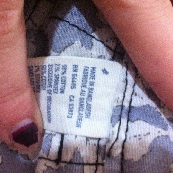 Black American eagle shorts// size 4 - Picture 3 of 4