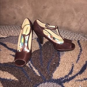 Brand new t-strap madden girl heels