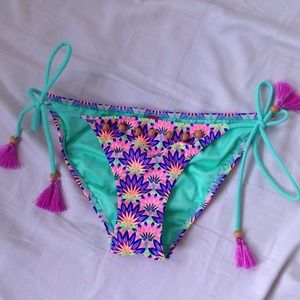 NEVER WORN vs swim bottoms