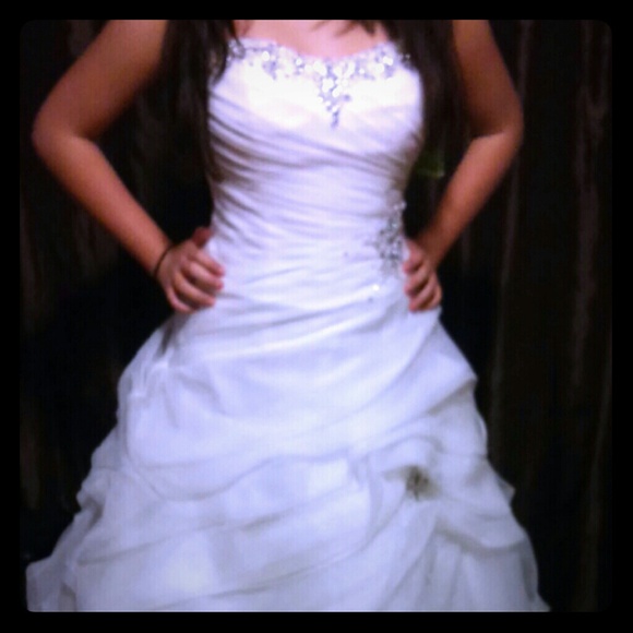 🌟SOLD🌟SOLD🌟NWT Stunning Wedding Dress!