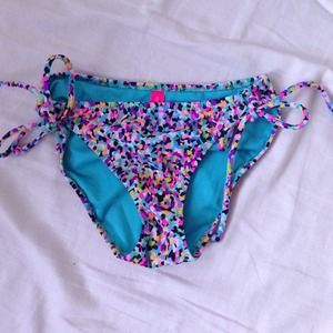 NEVER WORN vs swim bottoms