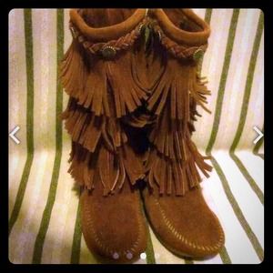 Minnetonka 3 fringe kids size 3