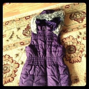NEW YORK & COMPANY winter vest, purple