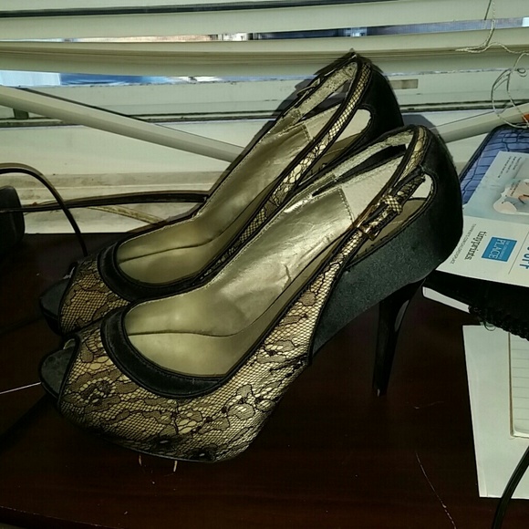 Heels - Picture 2 of 4