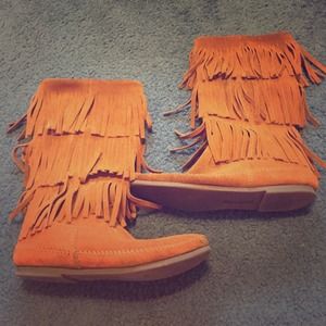 Minnetonka Fringe boots