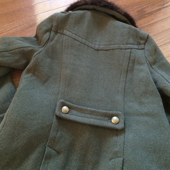 Green and faux fur winter coat - Picture 3 of 3