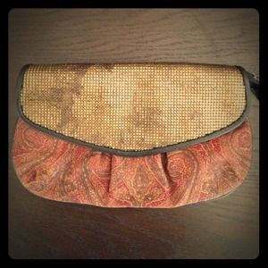 🎉2xHP🎉 Paisley & studs leather clutch