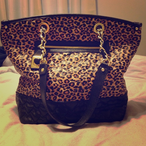 💛 Betsey Johnson Purse💛