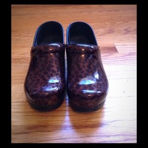 Leopard Print Dansko Clogs size 7!
