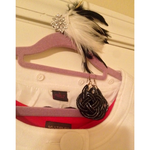 Black & White Feather Hair Piece W/ Diamond Accent - Picture 3 of 3
