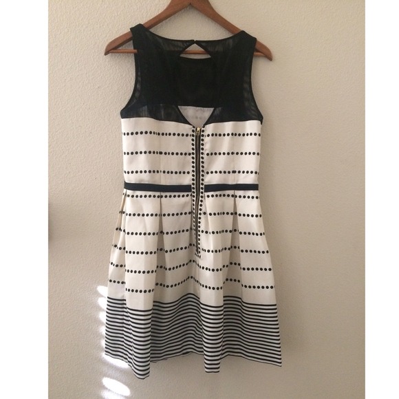 Semi formal dress - Picture 2 of 2