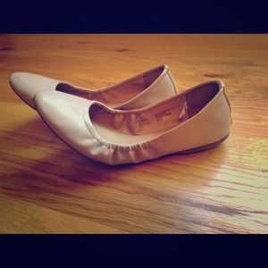 Blush Nude Flats size 7!