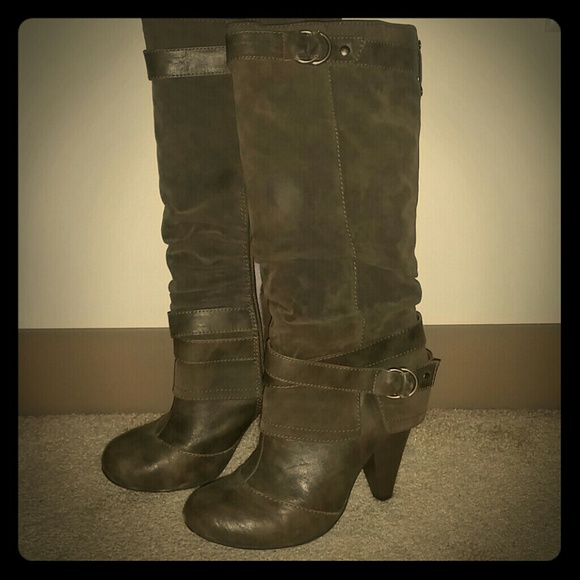 Short-Heel Brown Boots